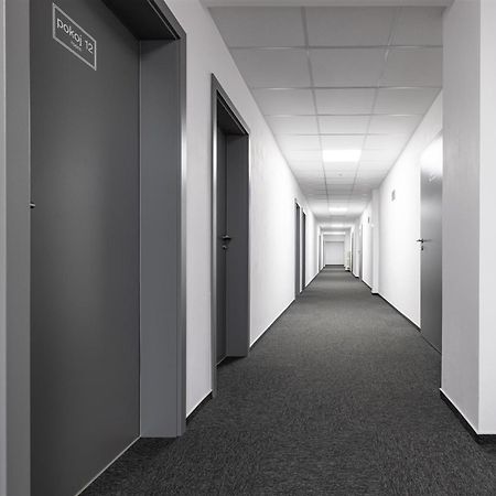 Hotel Zimni Stadion Slaný エクステリア 写真